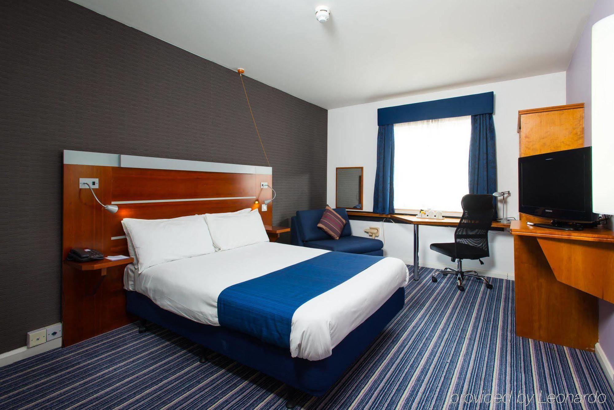 Holiday Inn Express Burton On Trent, An Ihg Hotel Eksteriør billede